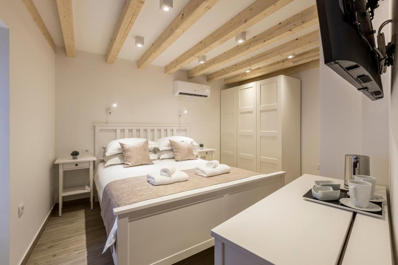 Cosmijeva Luxury Rooms Split Eksteriør billede